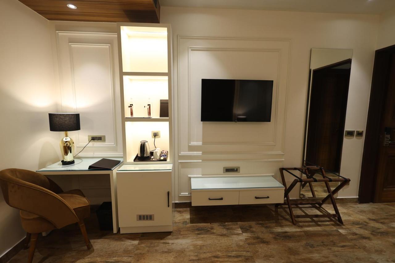 The Ramayana Hotel, Ayodhya Extérieur photo