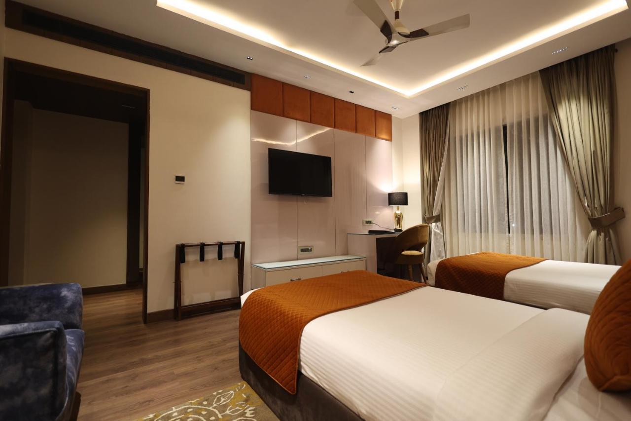 The Ramayana Hotel, Ayodhya Extérieur photo