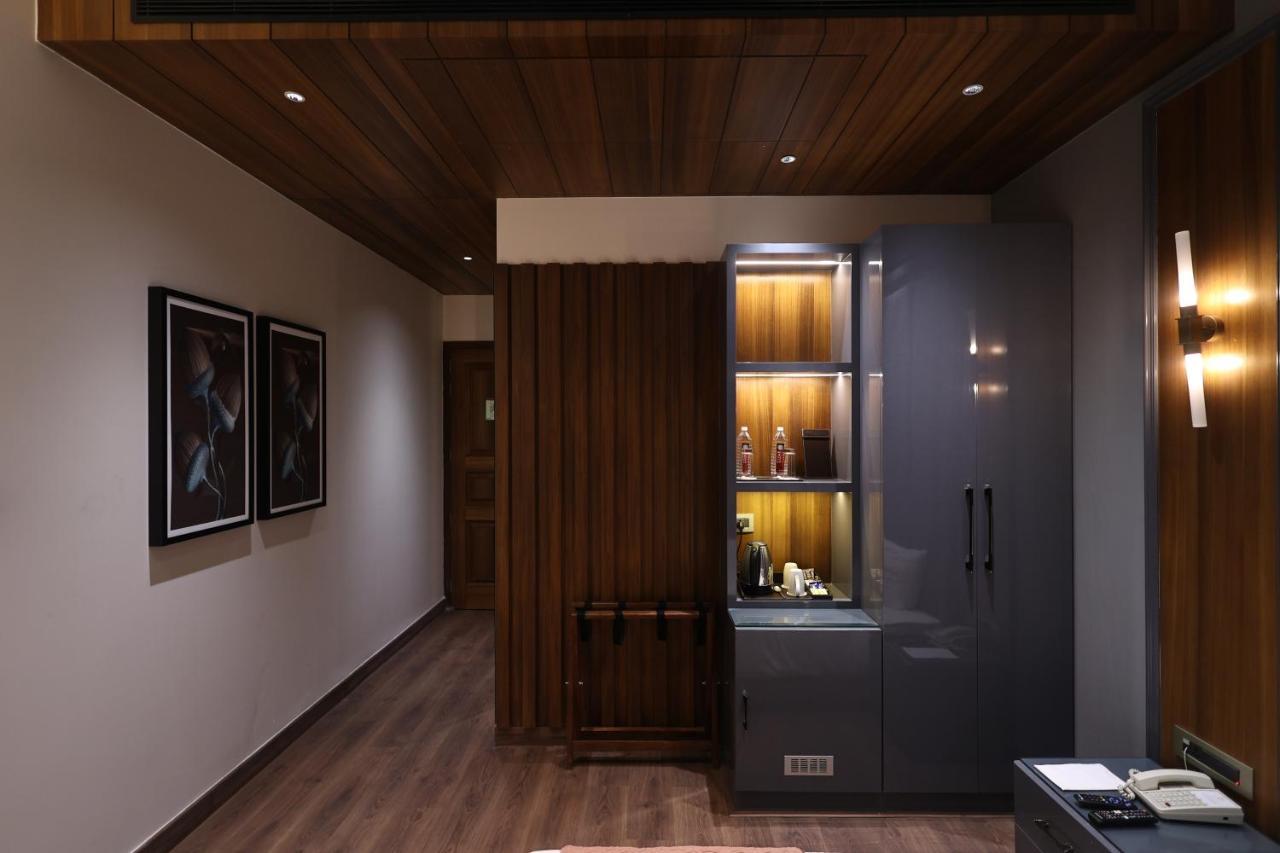 The Ramayana Hotel, Ayodhya Extérieur photo