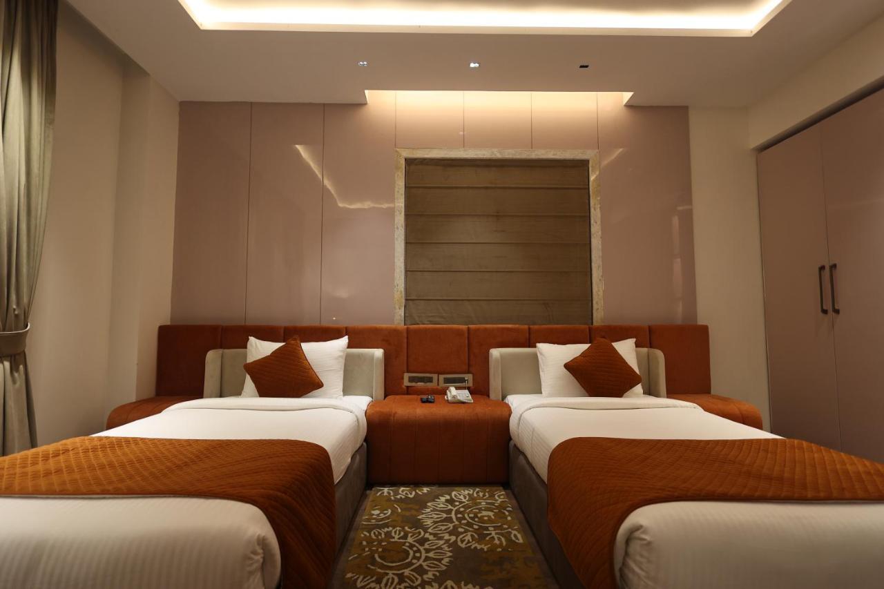 The Ramayana Hotel, Ayodhya Extérieur photo