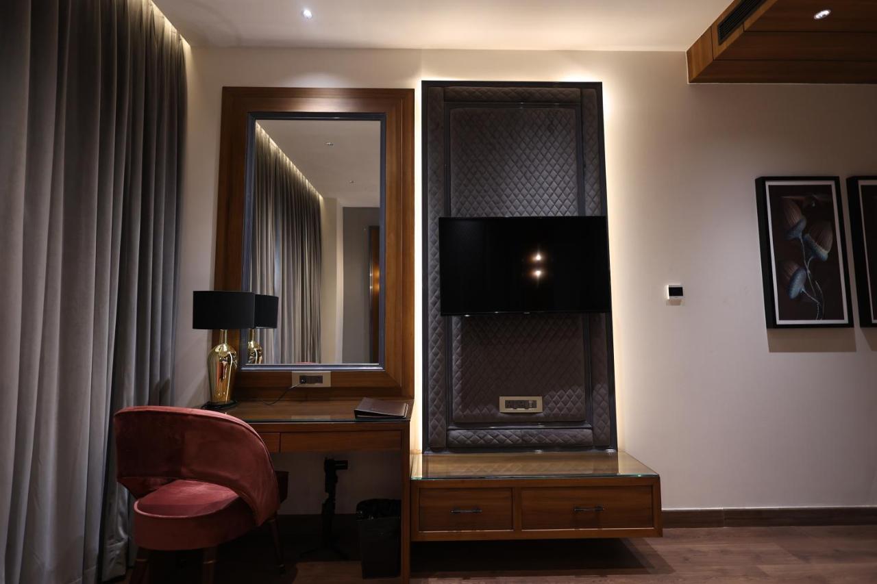 The Ramayana Hotel, Ayodhya Extérieur photo