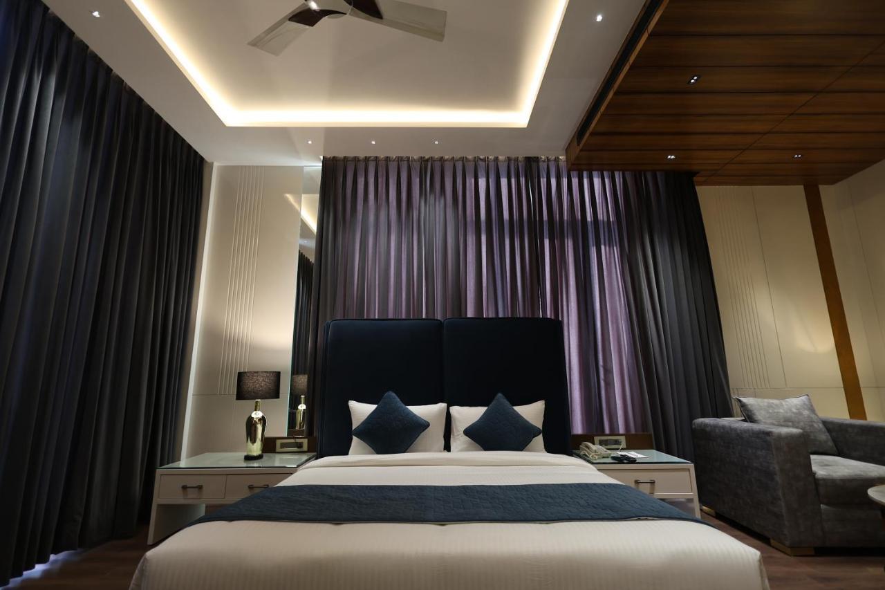 The Ramayana Hotel, Ayodhya Extérieur photo