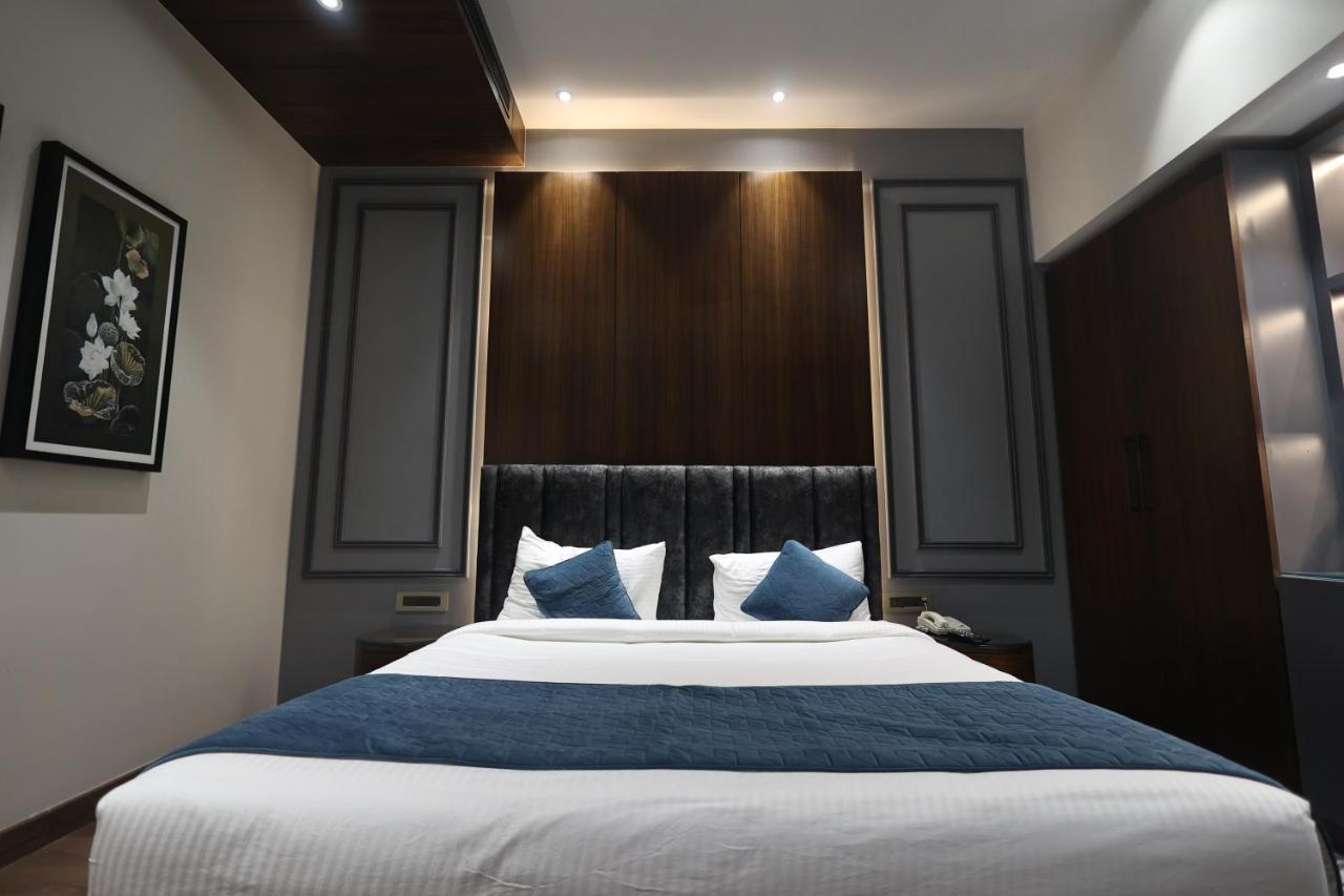 The Ramayana Hotel, Ayodhya Extérieur photo