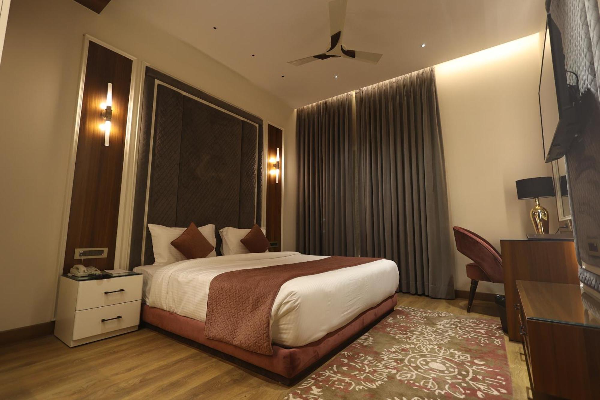The Ramayana Hotel, Ayodhya Extérieur photo