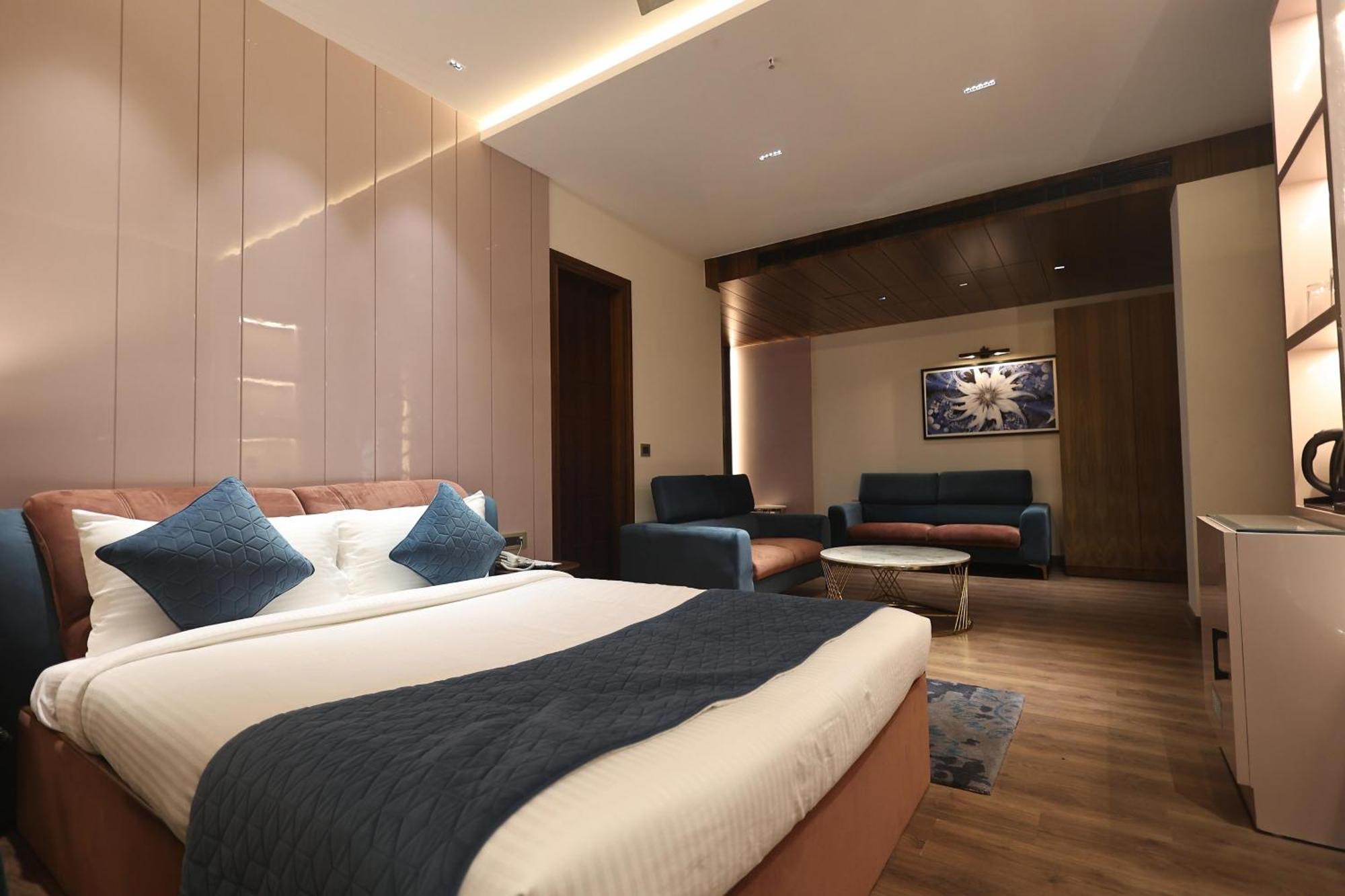 The Ramayana Hotel, Ayodhya Extérieur photo