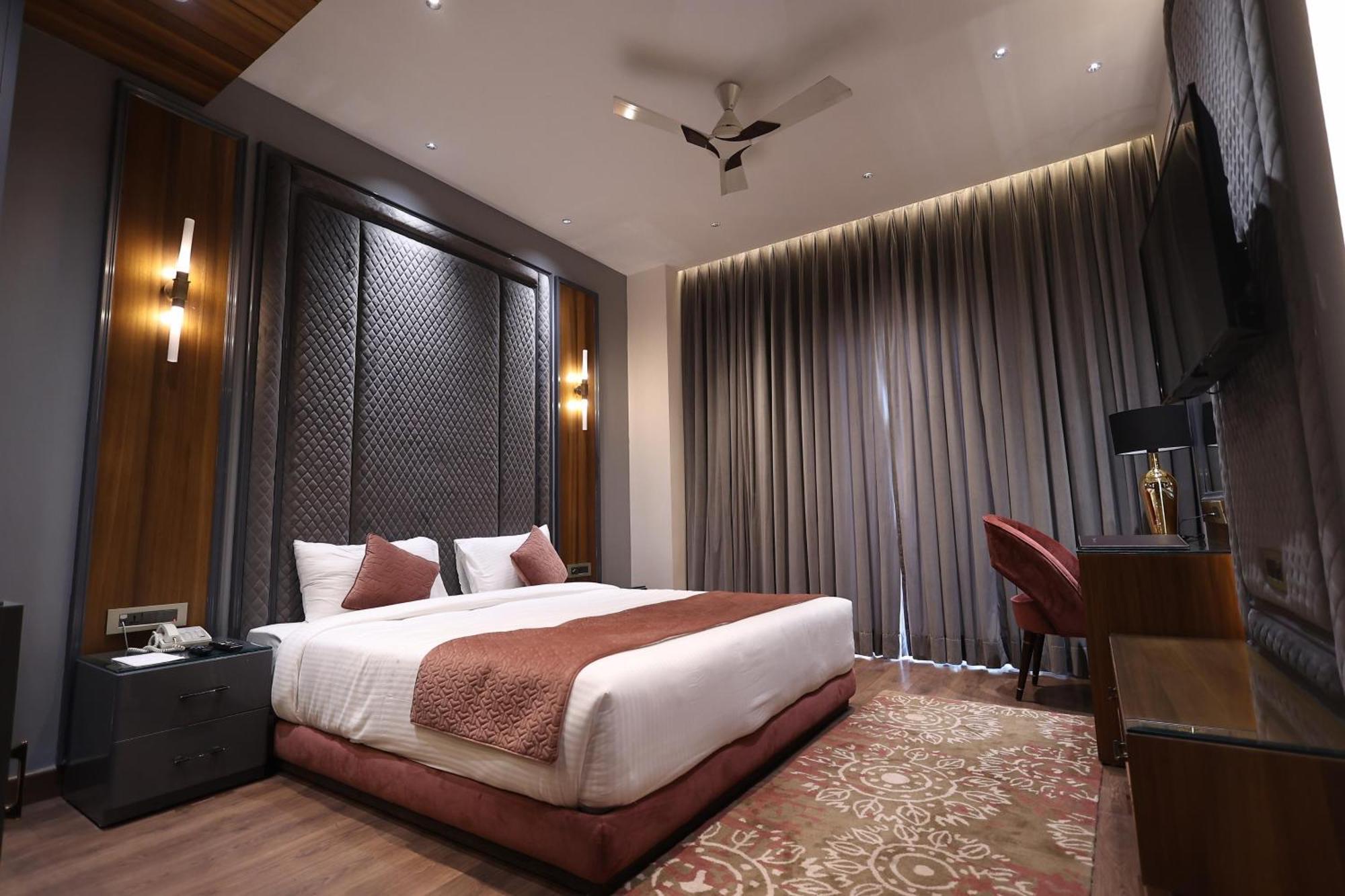 The Ramayana Hotel, Ayodhya Extérieur photo